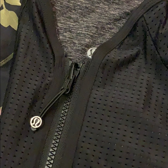 Lululemon REVERSIBLE Find Your Bliss Jacket - Picture 9 of 13